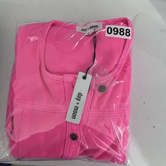 Day + Moon NWT Womens S Barbiecore Pink Denim Romper Ruffle Sleeve Beachy Girly - Picture 16 of 16